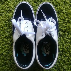 Vans black and white comfy cush